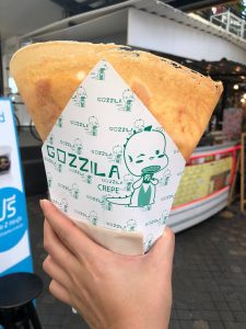 gozzilla crepe ท่ามหาราช ริมแม่นำเจ้าพระยา